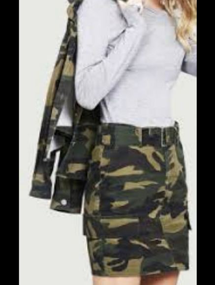 Camo Printed Mini Skirt - Picture 3 of 10